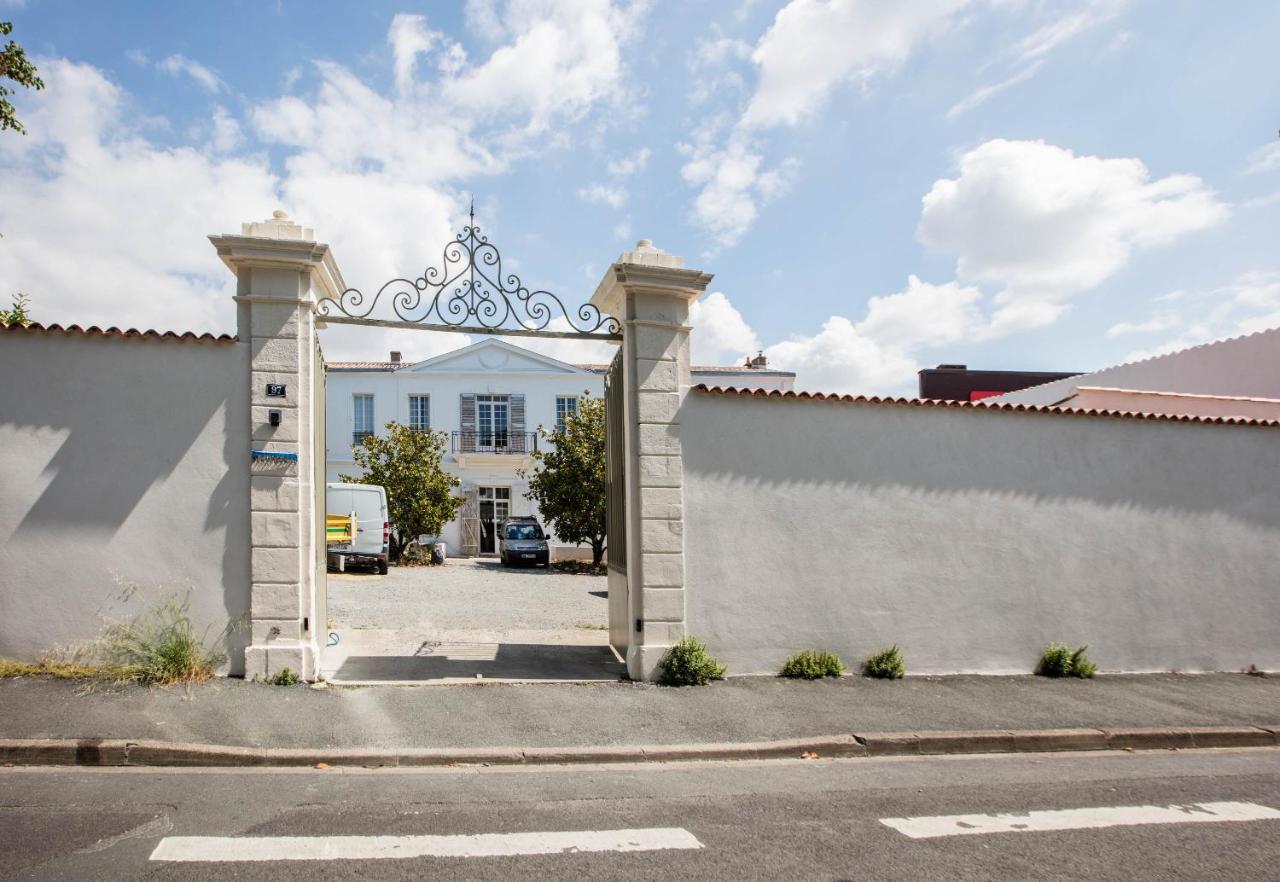 Les Apparts De Charly-Superbe Duplex Dans Un Hotel Particulier, Parking Prive Gratuit La Rochelle  Exteriör bild